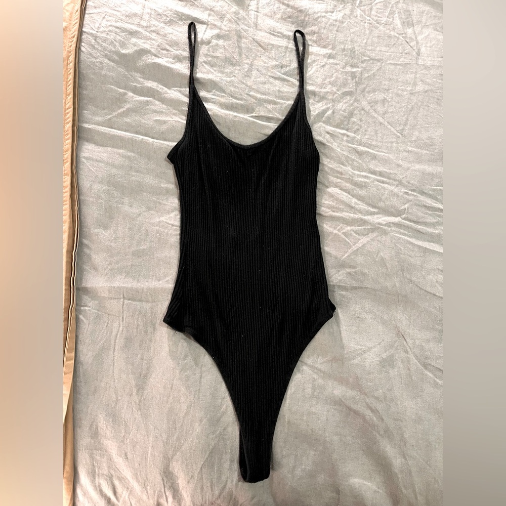 Black ribbed scoop back strappy bodysuit